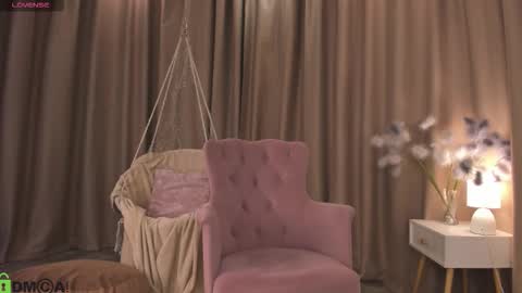 Naomi online show from 10.02.25