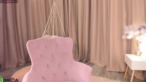 Naomi online show from 10.09.25