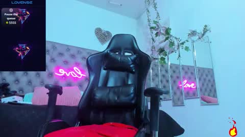 Naomi online show from 12.19.25