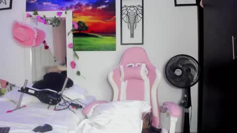    online show from 01.06.25