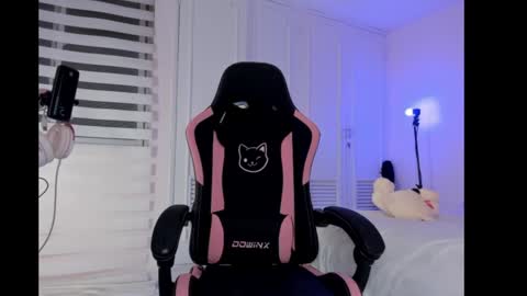 Heidy  online show from 12.28.24