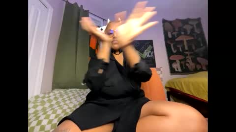 Naomigiirl6 online show from 01.02.25