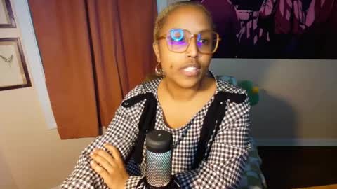 Naomigiirl6 online show from 02.06.25
