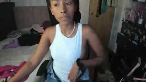 Naomii online show from 01.06.25