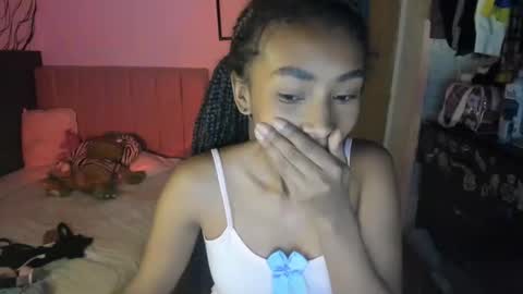 Naomii online show from 01.12.25