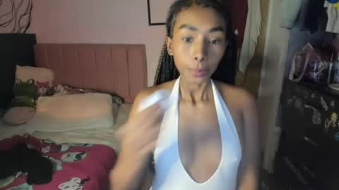 Naomii online show from 01.17.25