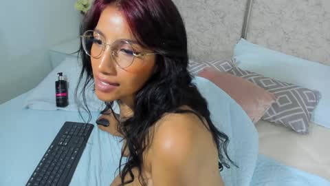 naomiiii   online show from 12.05.24