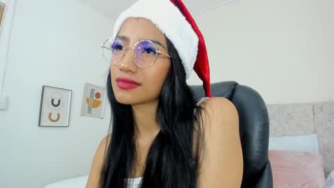 naomiiii   online show from 12.06.24
