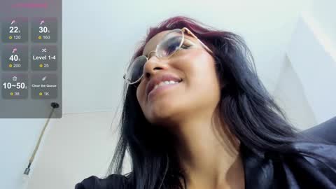 naomiiii   online show from 12.07.24