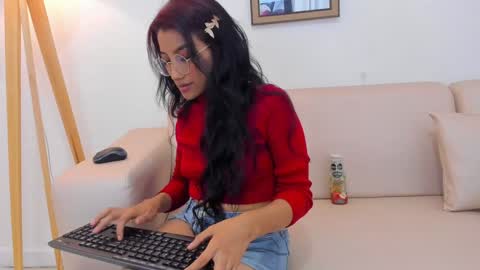 naomiiii   online show from 12.27.24