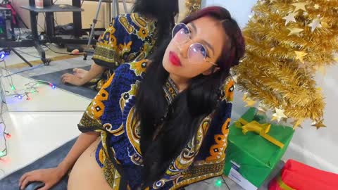 naomiiii   online show from 01.02.25
