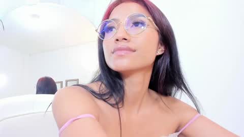 naomiiii   online show from 01.16.25
