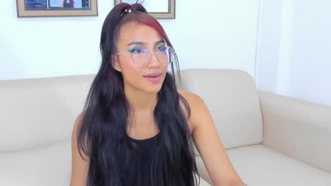 naomiiii   online show from 01.28.25