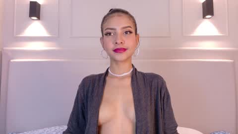 Snapshot of naomiklarc chatting on 12.24.24 Naomi Klarc online show from 12.24.24