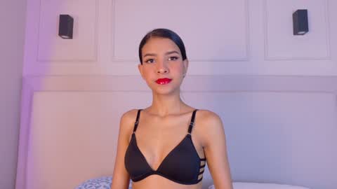 Snapshot of naomiklarc chatting on 01.03.25 Naomi Klarc online show from 01.03.25