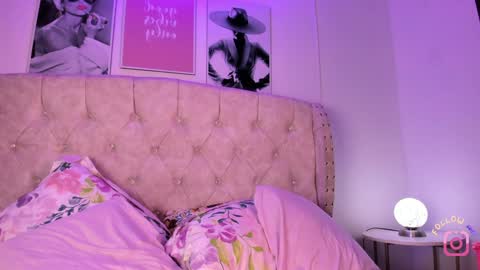 Snapshot of naomikross chatting on 01.17.25 Naomi online show from 01.17.25