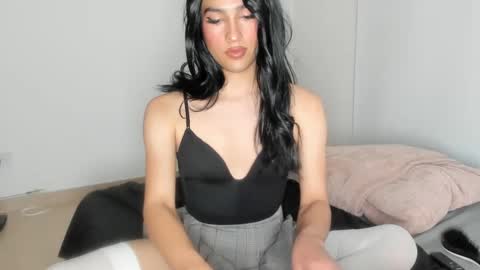 Snapshot of naomimoore chatting on 02.06.25 Naomi Moore online show from 02.06.25
