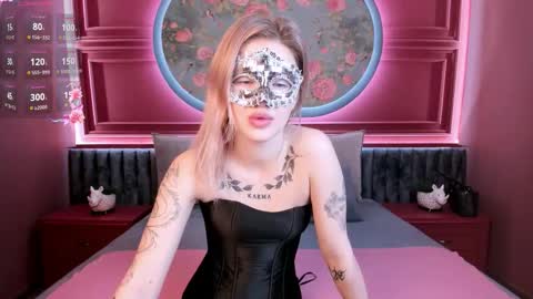 Snapshot of naomisol chatting on 10.24.25 Naomi online show from 10.24.25
