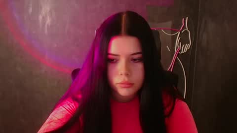 Snapshot of naomivibes chatting on 09.29.25 Naomi online show from 09.29.25