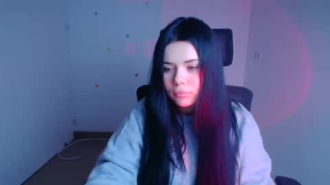 Snapshot of naomivibes chatting on 10.09.25 Naomi online show from 10.09.25