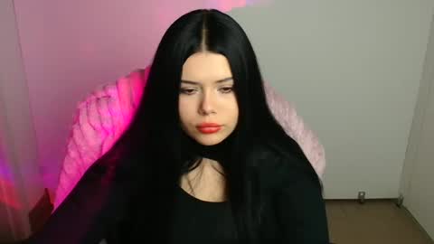 Snapshot of naomivibes chatting on 10.11.25 Naomi online show from 10.11.25