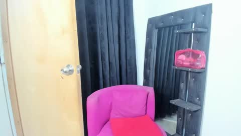 naomiwildburn online show from 12.22.24