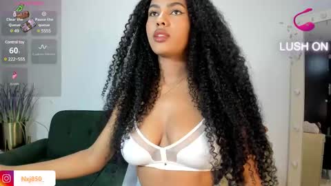 Snapshot of naomixjones1 chatting on 03.10.25 Naomi     online show from 03.10.25