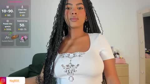 Snapshot of naomixjones1 chatting on 10.02.25 Naomi     online show from 10.02.25