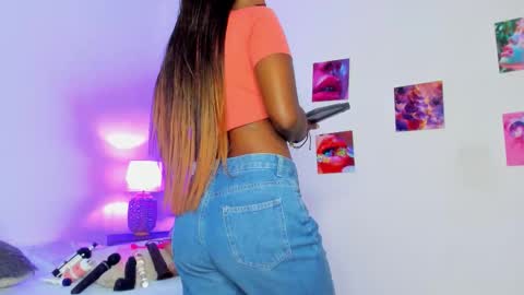 Snapshot of naomy_191 chatting on 10.15.25 naomy_191 online show from 10.15.25