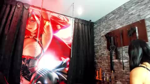 naomy  online show from 10.06.25