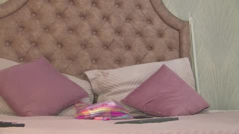 Naomi Brand online show from 11.02.25