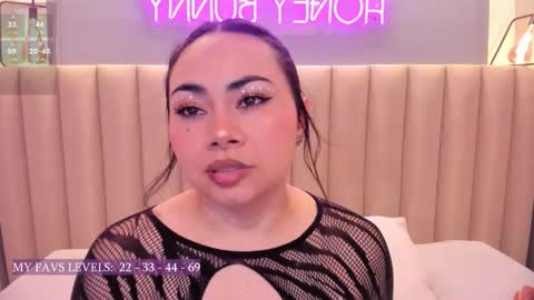 Naomy  online show from 11.17.25