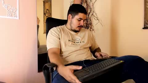 Snapshot of narciso_kh chatting on 02.17.25 deibyd online show from 02.17.25