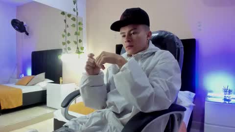 Nascary Fox online show from 11.02.25