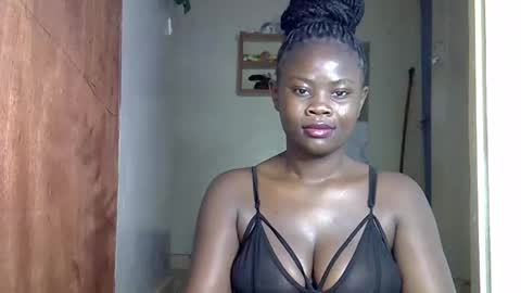 Snapshot of nasty_freakie chatting on 09.22.25 jewel online show from 09.22.25