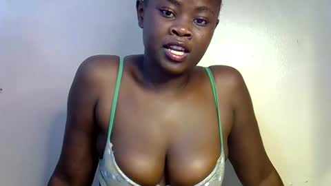 Snapshot of nasty_freakie chatting on 10.10.25 jewel online show from 10.10.25