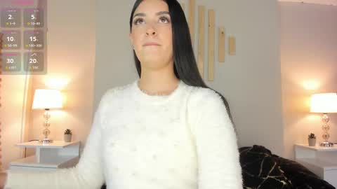 Natacha Diaz online show from 09.25.25