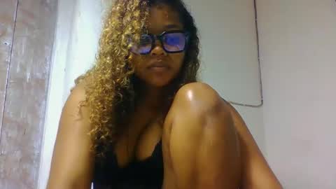 Snapshot of natachazz chatting on 03.27.26 natachazz online show from 03.27.26