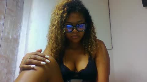 Snapshot of natachazz chatting on 03.27.26 natachazz online show from 03.27.26