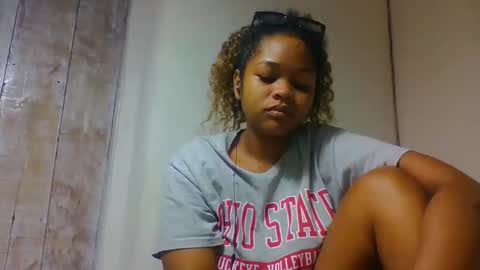 Snapshot of natachazz chatting on 03.28.26 natachazz online show from 03.28.26