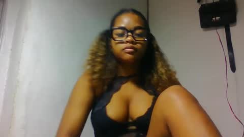 Snapshot of natachazz chatting on 04.02.26 natachazz online show from 04.02.26
