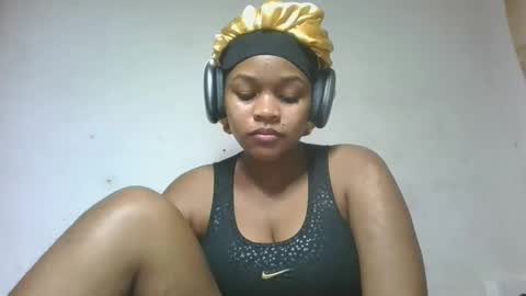 Snapshot of natachazz chatting on 04.18.26 natachazz online show from 04.18.26