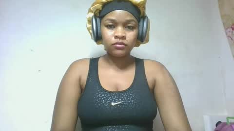 Snapshot of natachazz chatting on 04.18.26 natachazz online show from 04.18.26