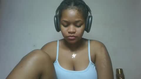 Snapshot of natachazz chatting on 04.21.26 natachazz online show from 04.21.26