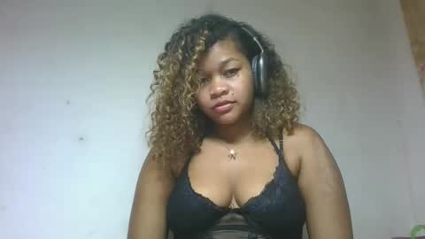 Snapshot of natachazz chatting on 04.24.26 natachazz online show from 04.24.26