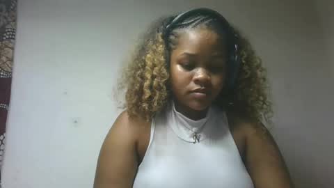 Snapshot of natachazz chatting on 05.02.26 natachazz online show from 05.02.26