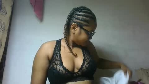 Snapshot of natachazz chatting on 05.14.26 natachazz online show from 05.14.26