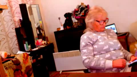 Snapshot of natali7634 chatting on 12.31.24 natali online show from 12.31.24