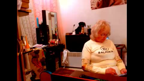 Snapshot of natali7634 chatting on 02.19.25 natali online show from 02.19.25