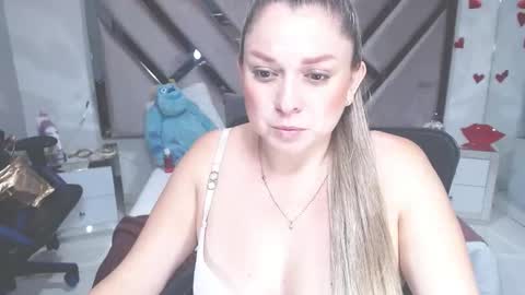 Snapshot of natalia5560 chatting on 02.16.25 natalia5560 online show from 02.16.25